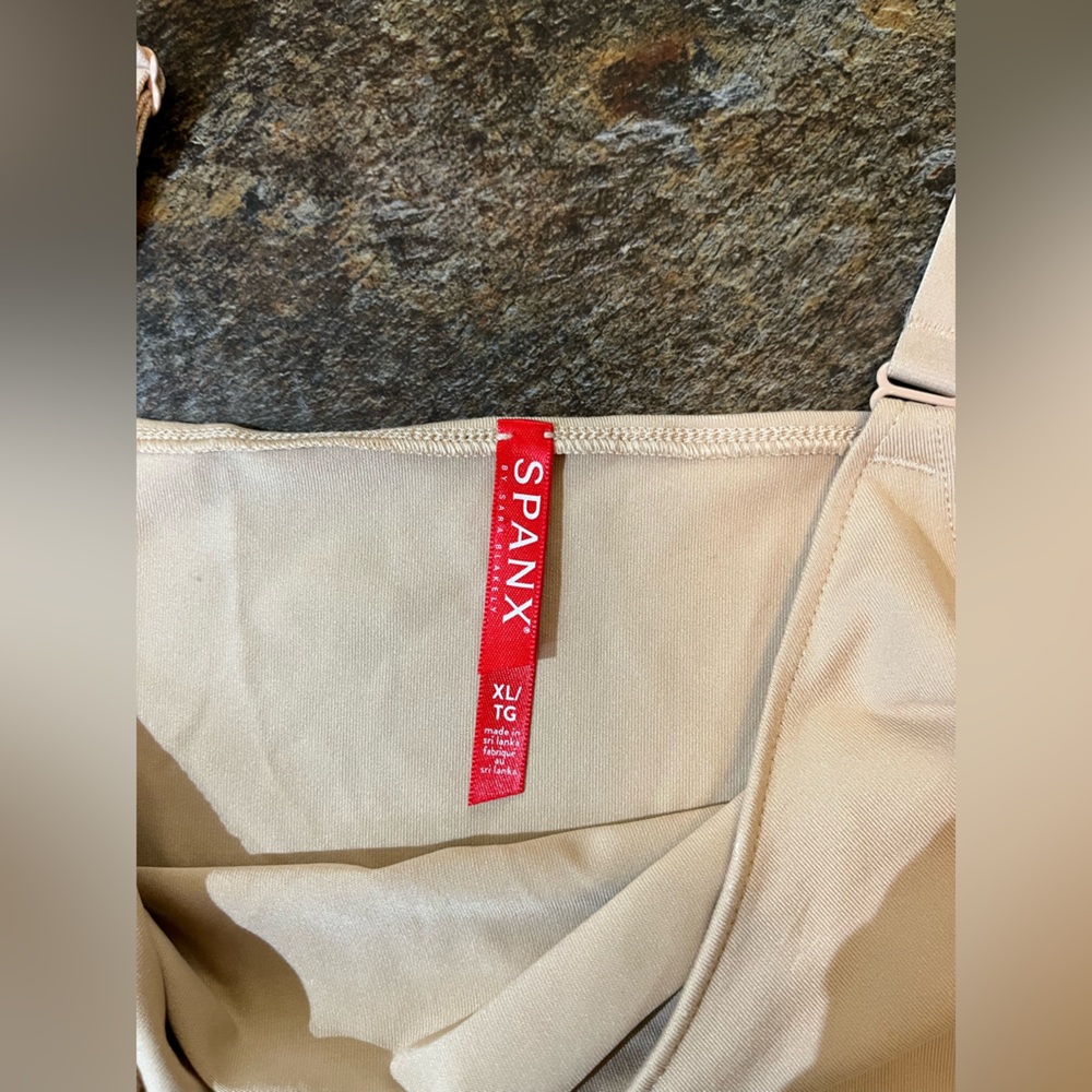 Spanx Socialight light compression slip in soft nude color. Size XL - Picture 5 of 12